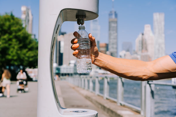 Outdoor drinking fountain